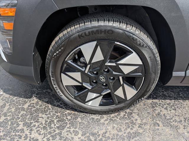 Used 2024 Hyundai Kona SEL FWD image 8