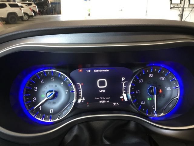 Used 2021 Chrysler Pacifica Touring-L FWD image 26