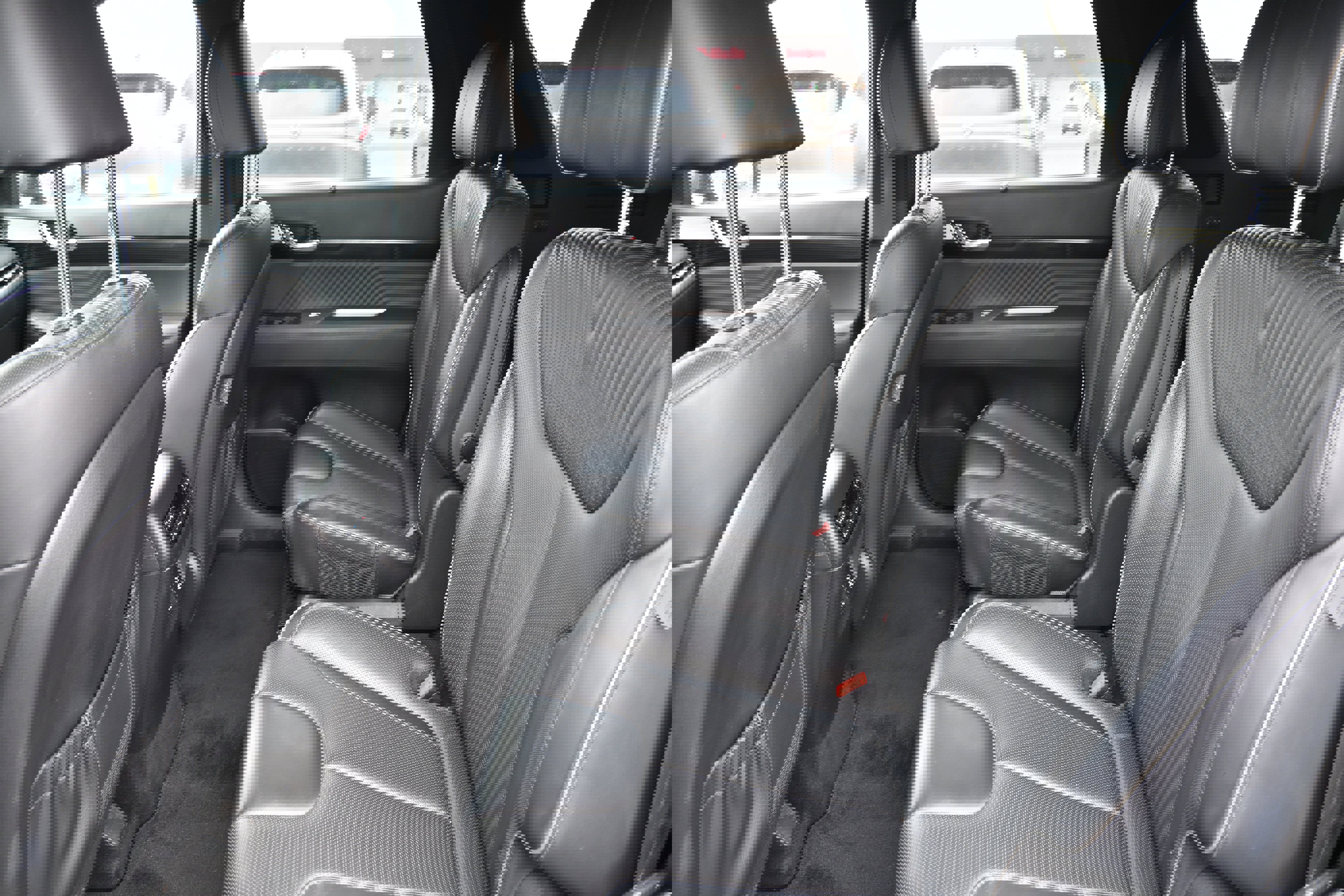 Used 2023 Hyundai Palisade Calligraphy w/ Cargo Package image 17