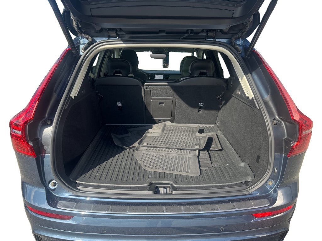 Certified 2024 Volvo XC60 B5 Core w/ Protection Package Premier AWD/4WD image 5