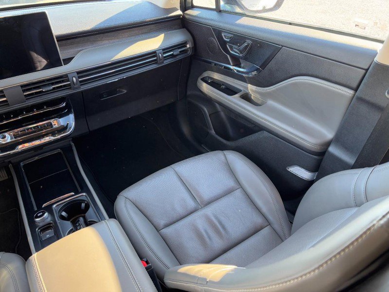 Used 2023 Lincoln Corsair Reserve w/ Jet Appearance Package image 17