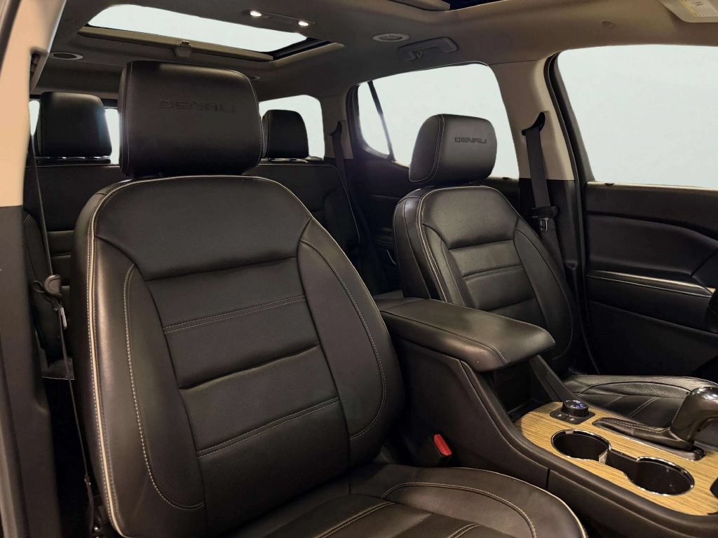 Used 2018 GMC Acadia Denali w/ Technology Package AWD/4WD image 28