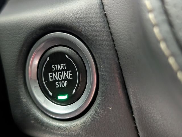 Used 2023 Chevrolet Suburban Premier image 24