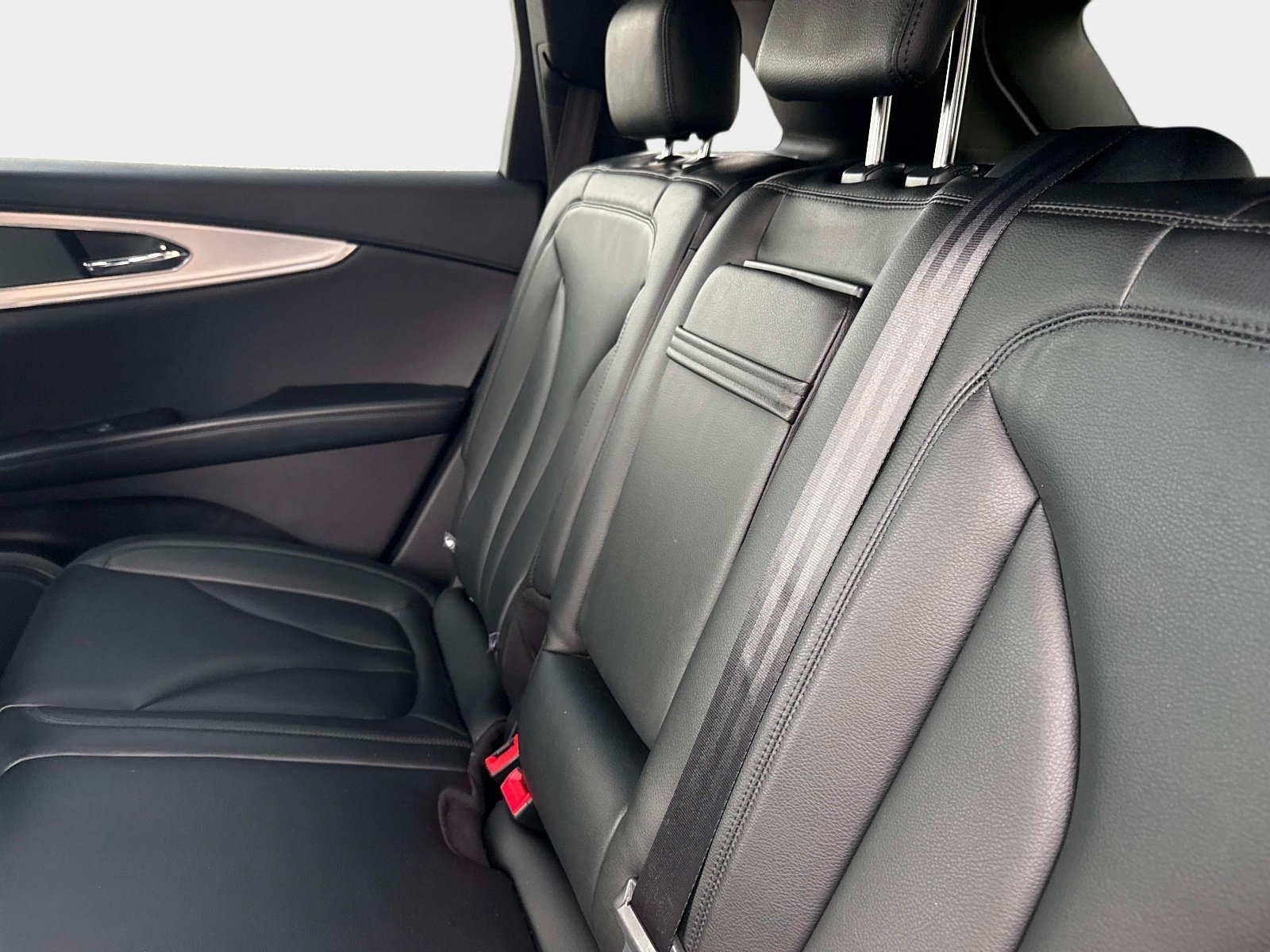 Used 2016 Lincoln MKX Premiere FWD image 12