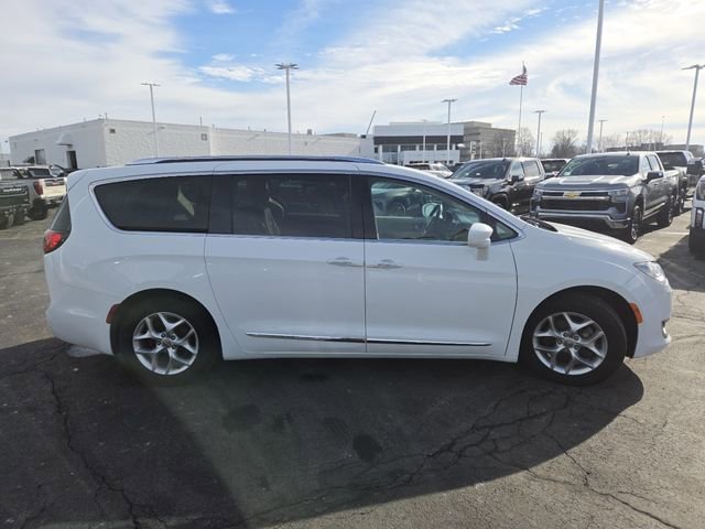 Used 2019 Chrysler Pacifica Touring-L Plus w/ Tire & Wheel Group image 16