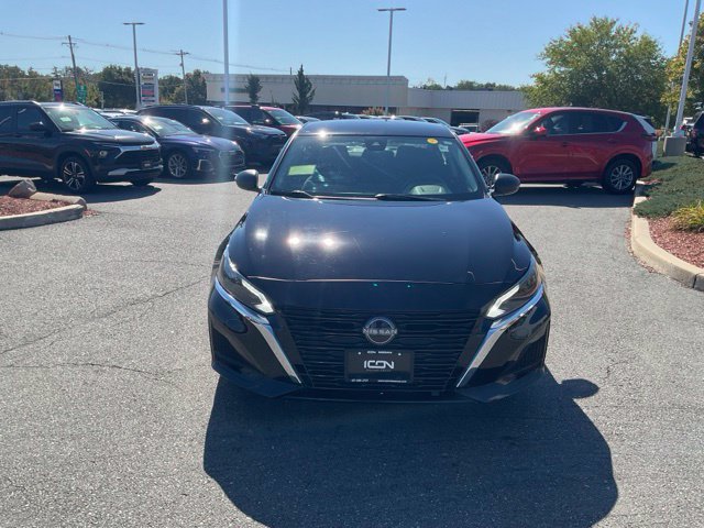 Used 2024 Nissan Altima 2.5 SV FWD image 2