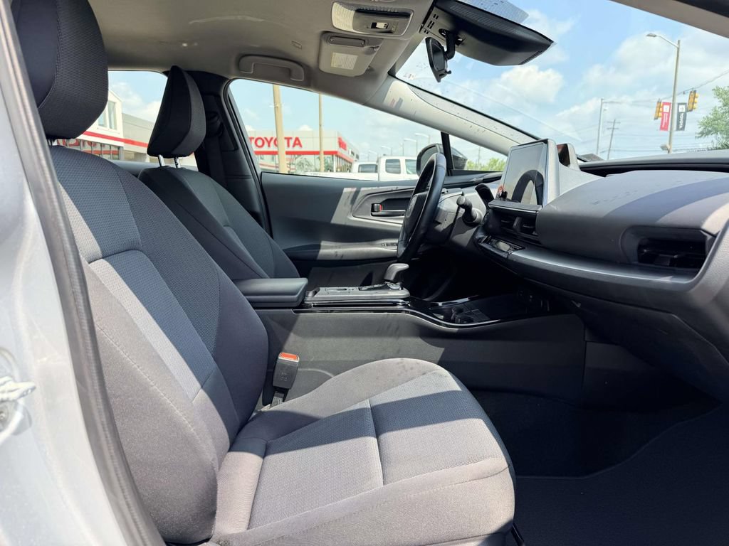 Used 2024 Toyota Prius LE FWD image 14