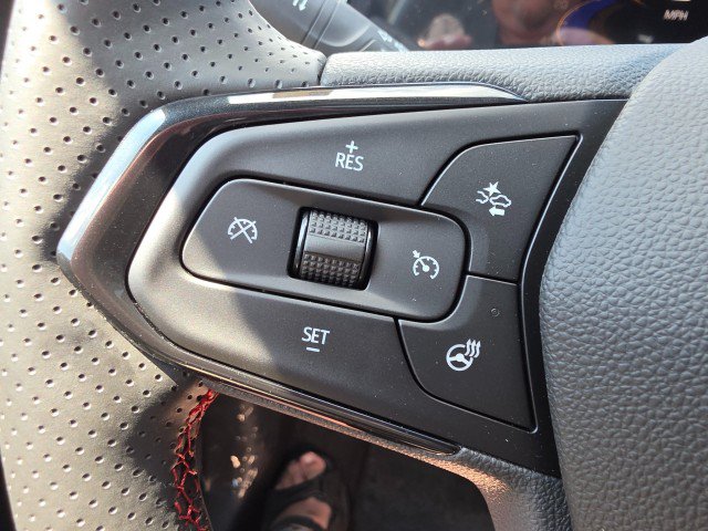New 2026 Chevrolet Trax RS w/ Sunroof Package FWD image 35
