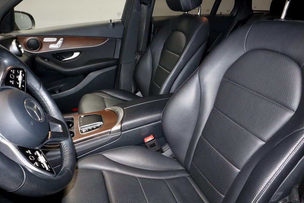 Used 2021 Mercedes-Benz GLC 300 4MATIC image 25