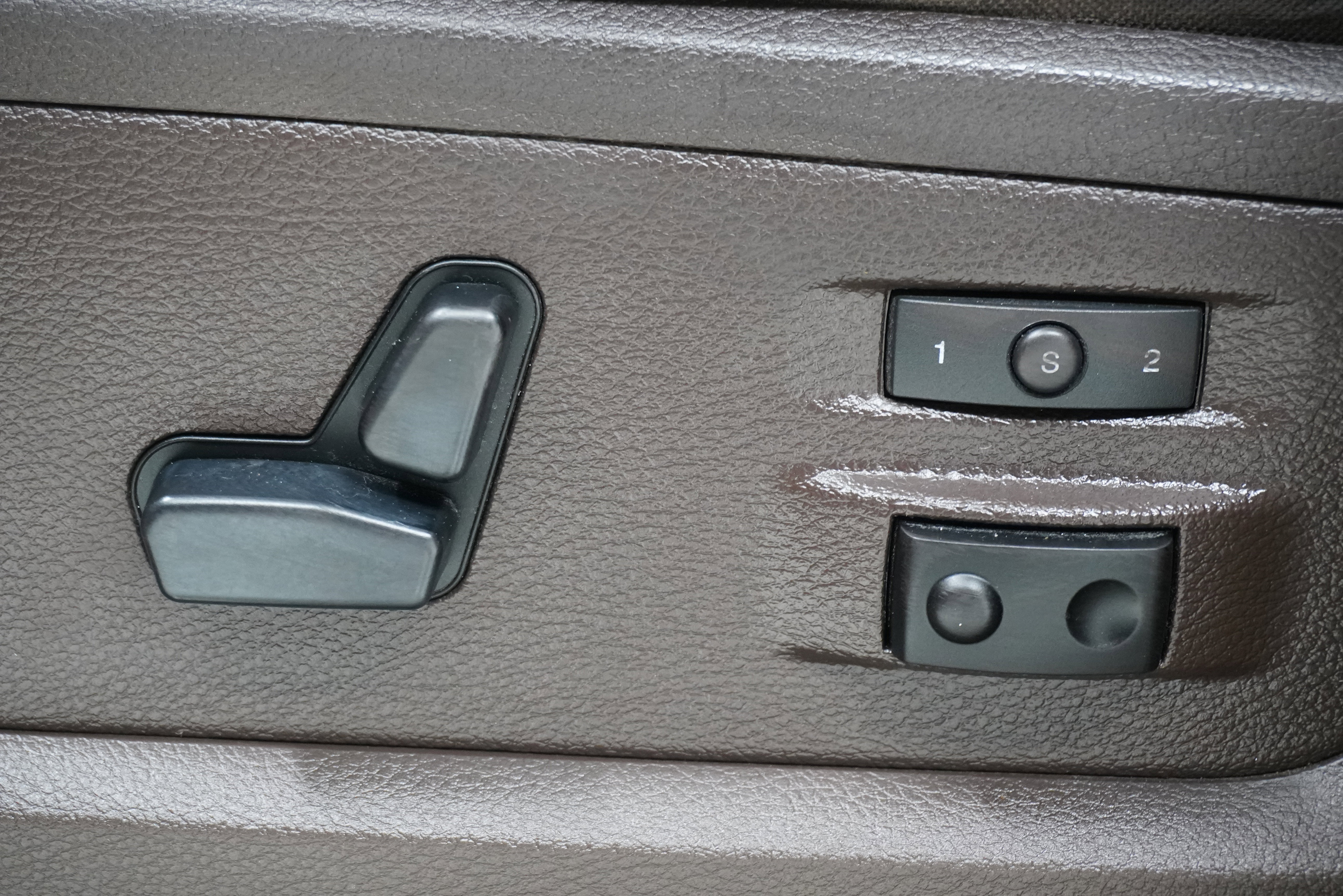 Used 2011 RAM 1500 Laramie Longhorn RWD image 14
