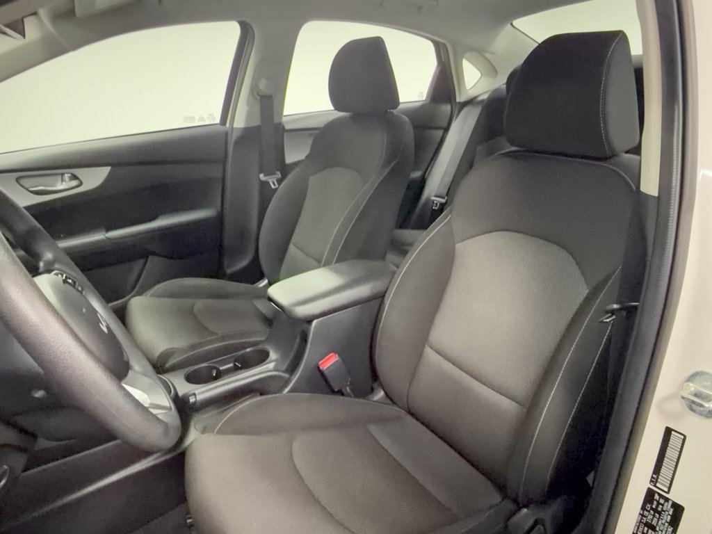Used 2023 Kia Forte LXS w/ LXS Technology Package FWD image 5