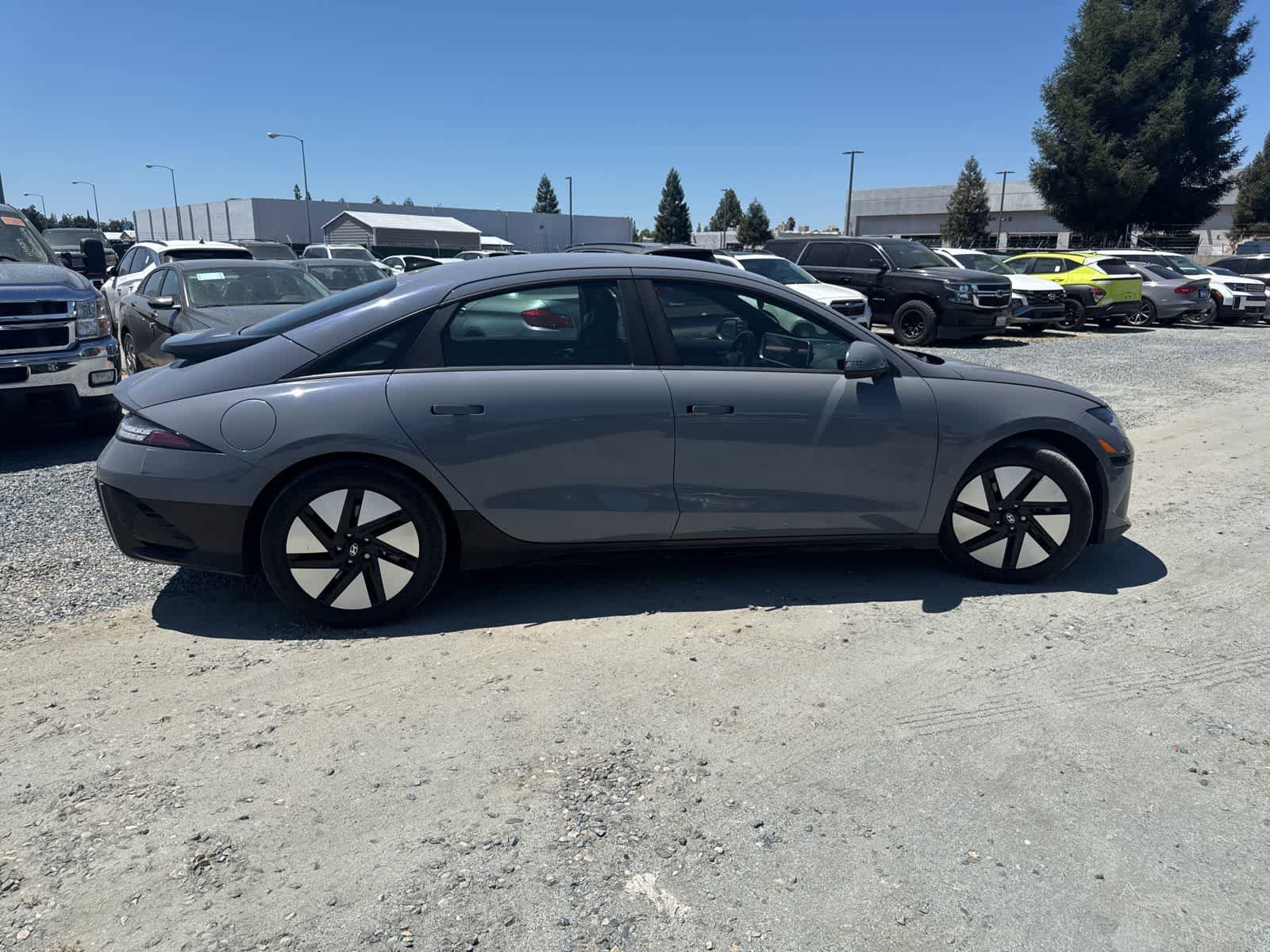 Used 2024 Hyundai Ioniq 6 SE RWD image 4