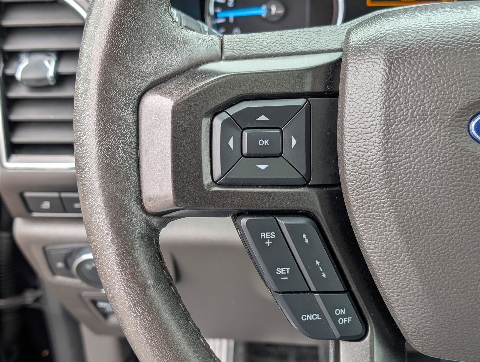 Used 2021 Ford Expedition Limited image 24