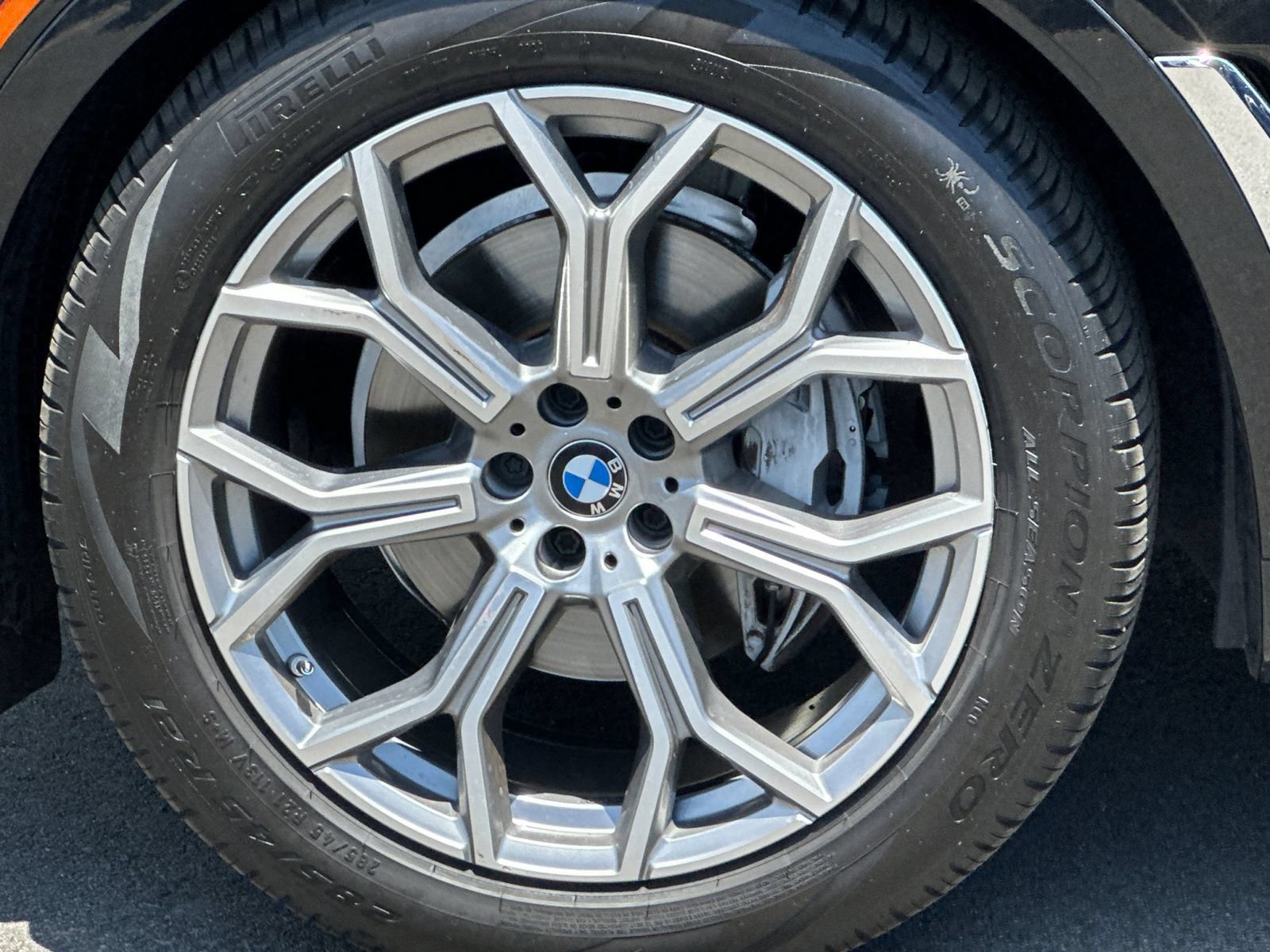 Used 2020 BMW X7 xDrive40i w/ Parking Assistance Package AWD/4WD image 32