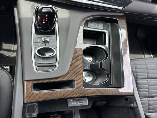 Used 2024 Cadillac Escalade Premium Luxury Platinum w/ Heavy-Duty Trailer Package image 28