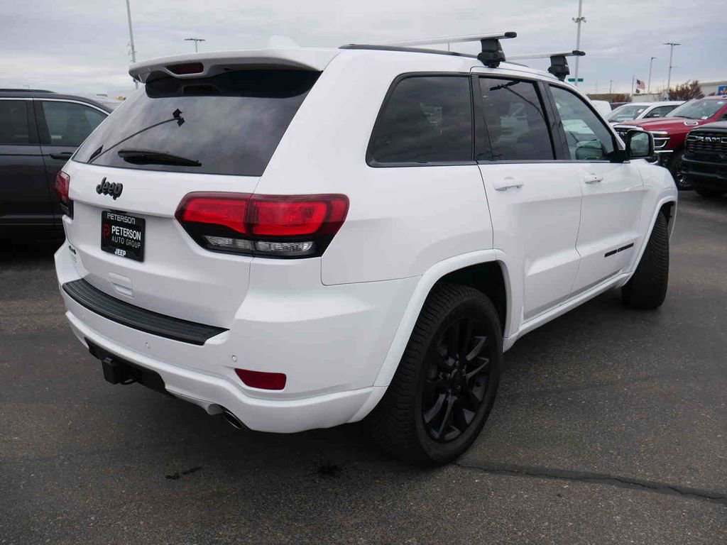 Used 2020 Jeep Grand Cherokee Altitude image 24