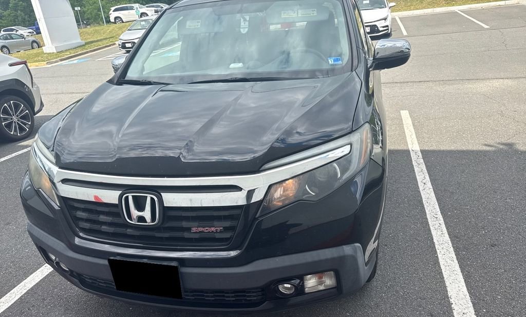 Used 2018 Honda Ridgeline Sport image 2