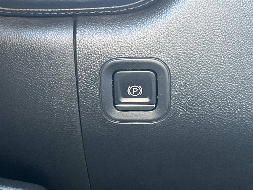 Used 2021 GMC Sierra 1500 SLE w/ Driver Alert Package I image 29