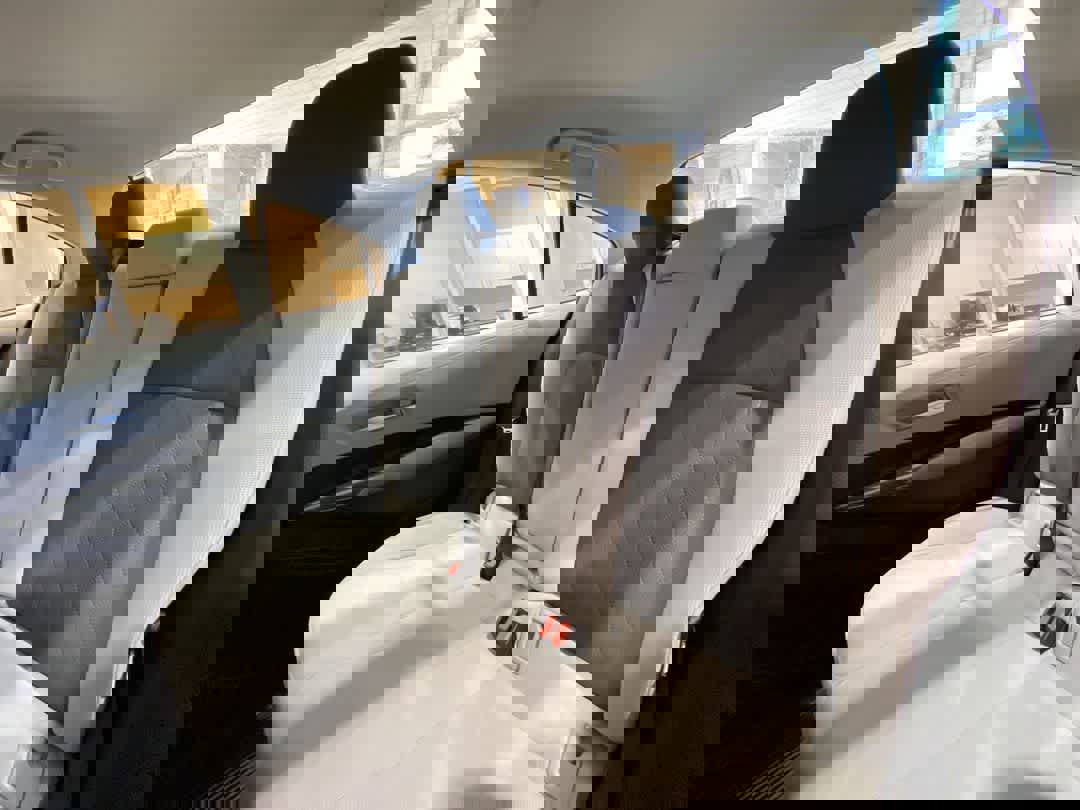 Used 2020 Toyota Corolla LE image 24