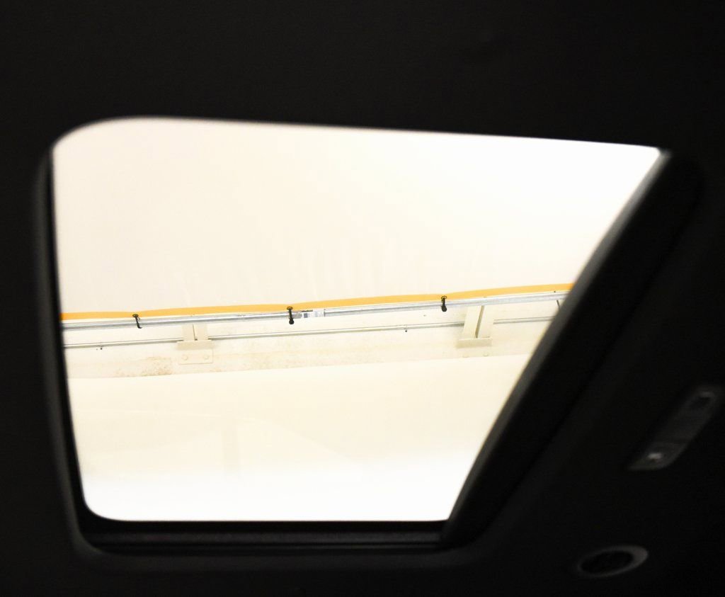 Used 2023 Chevrolet Traverse Premier image 34