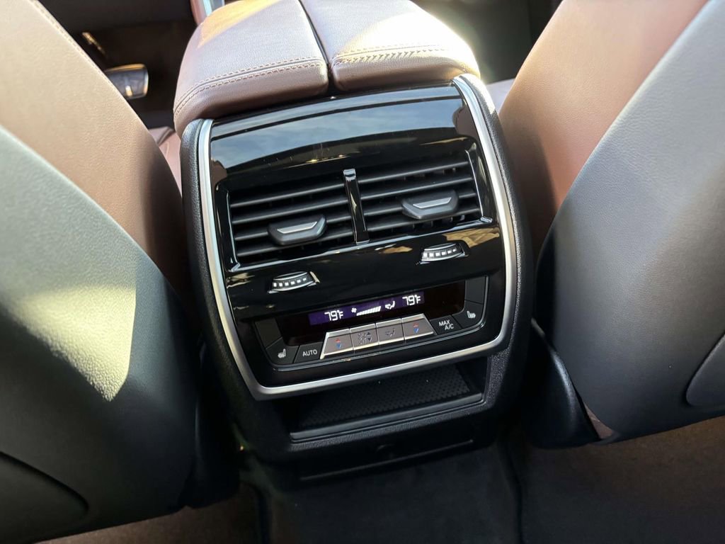 New 2026 BMW X6 xDrive40i w/ Climate Comfort Package image 33