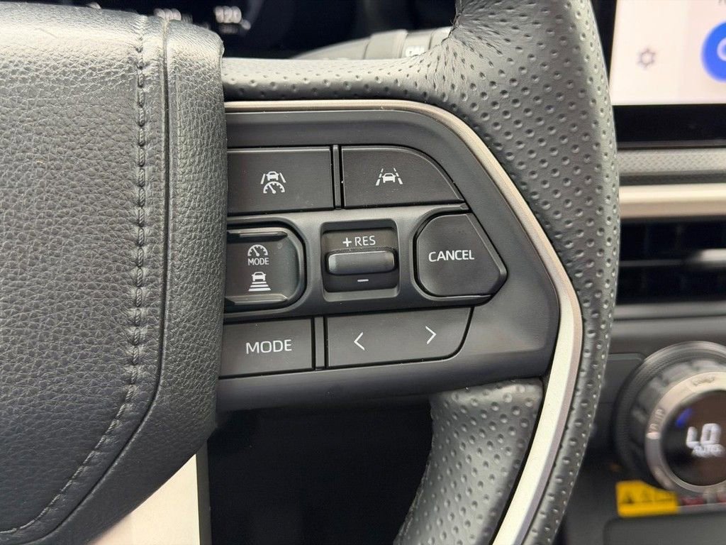 Used 2025 Toyota 4Runner Limited AWD/4WD image 21