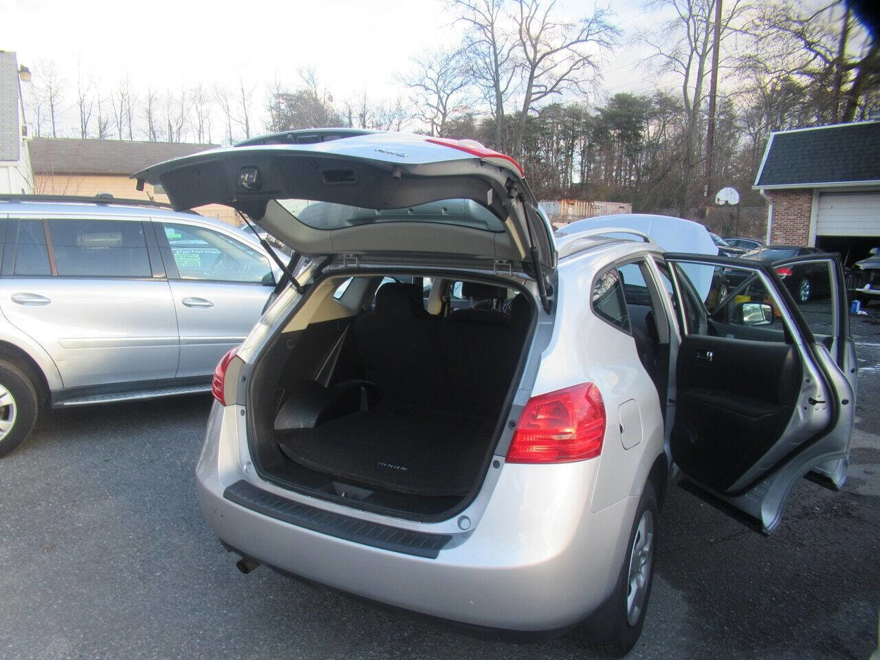 Used 2014 Nissan Rogue S w/ Convenience Package AWD/4WD image 11