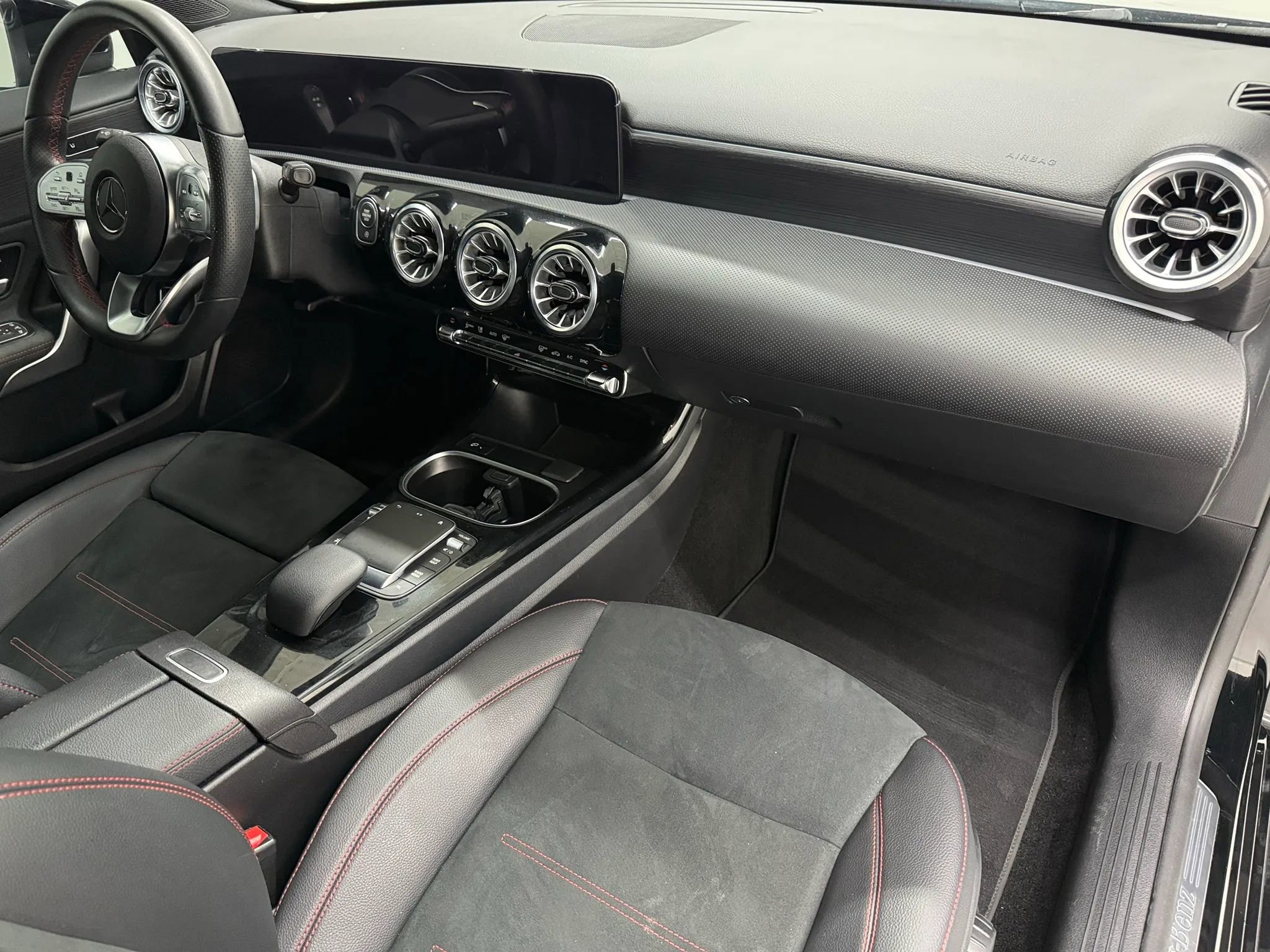 Used 2022 Mercedes-Benz A 220 4MATIC image 10