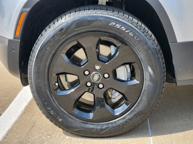 Used 2023 Land Rover Defender 110 SE image 10