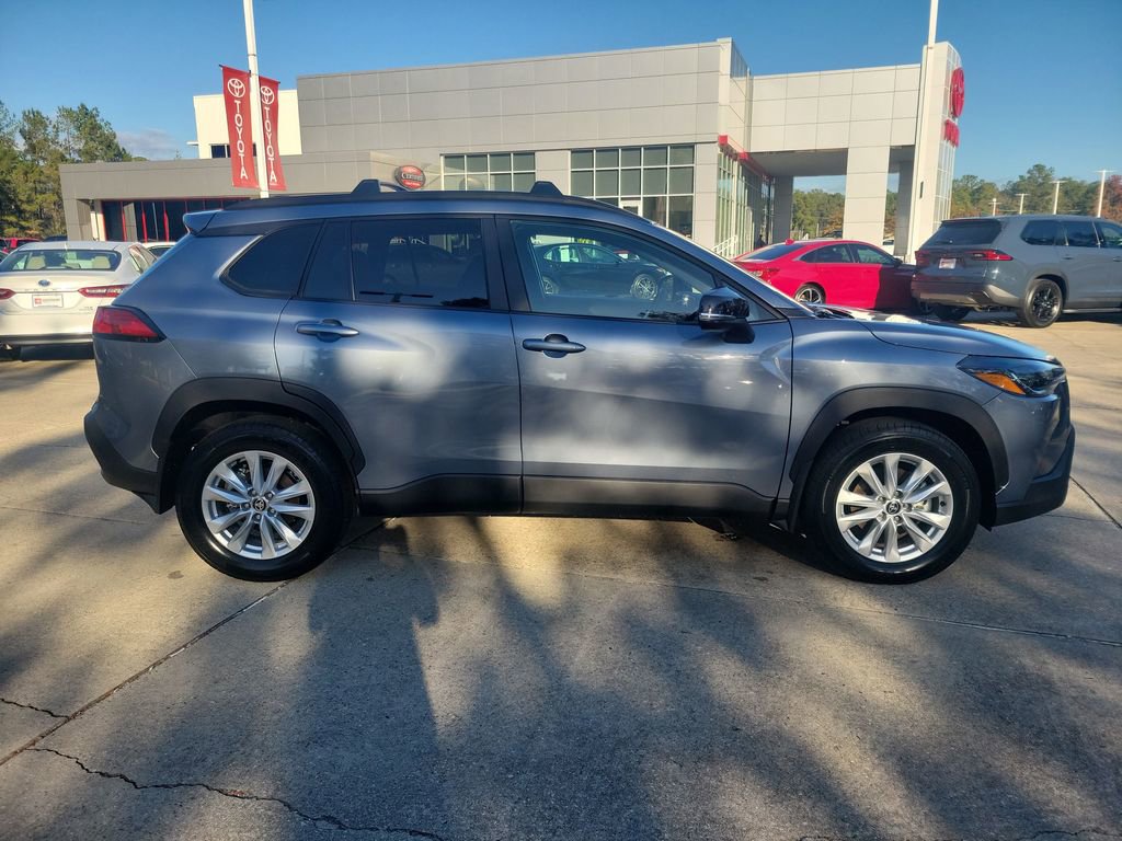 Certified 2025 Toyota Corolla Cross LE image 8