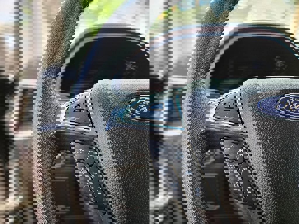 Used 2022 Ford Edge SEL w/ Convenience Package image 24