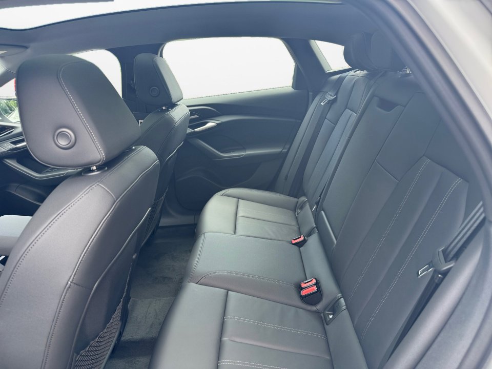 New 2025 Audi A6 e-tron Premium Plus image 13