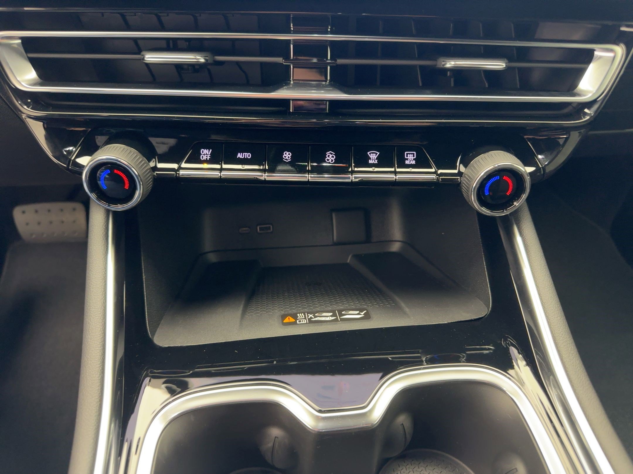 New 2026 Chevrolet Traverse LT w/ Driver Confidence Package image 24