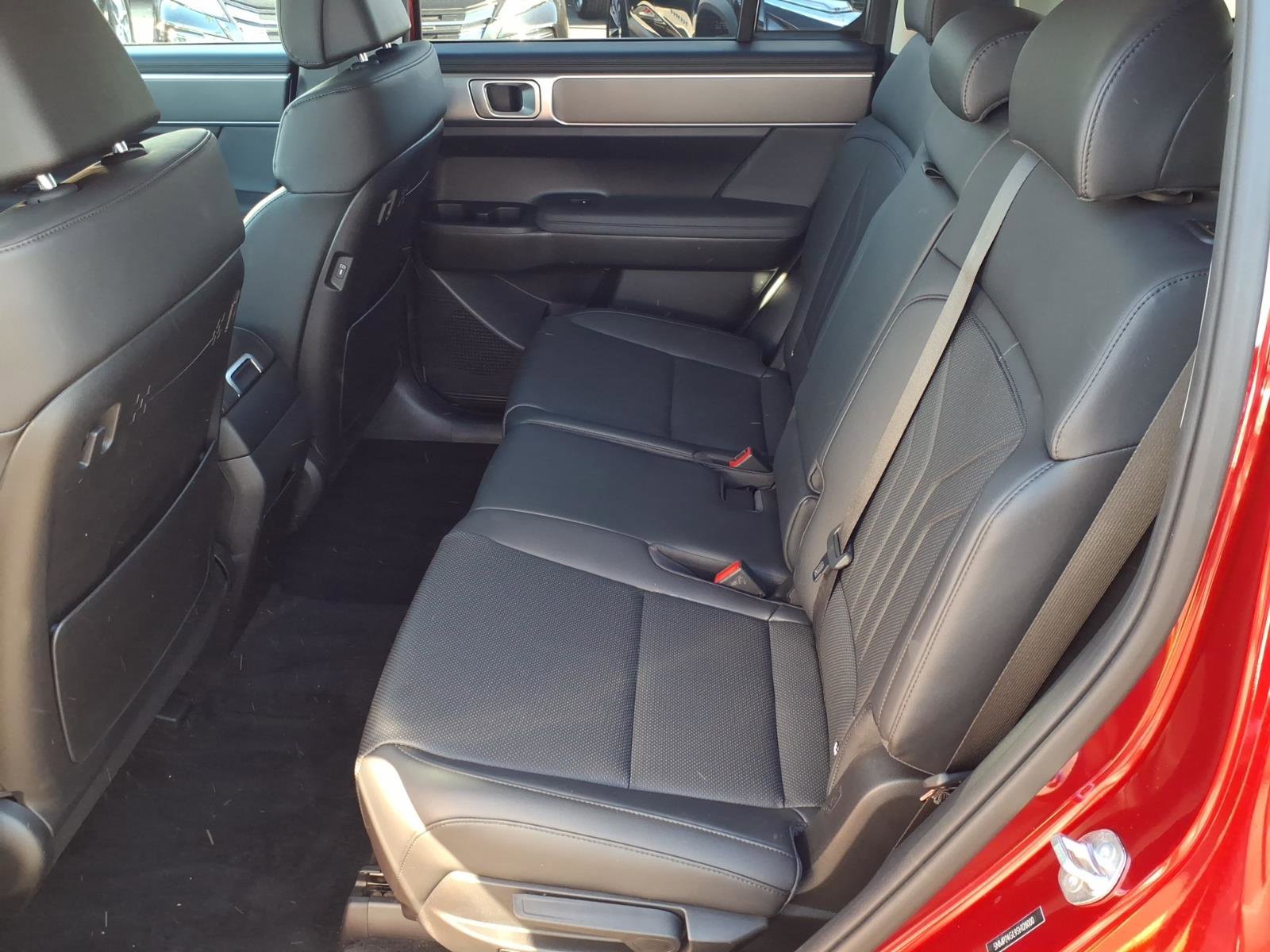 Certified 2025 Hyundai Santa Fe SEL image 13