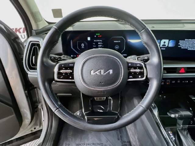 Used 2025 Kia Sorento SX AWD/4WD image 12