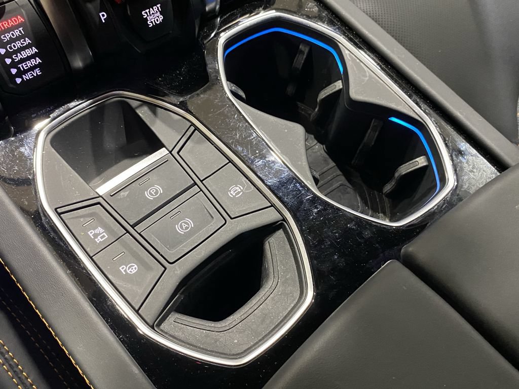 Used 2024 Lamborghini Urus S AWD/4WD image 16