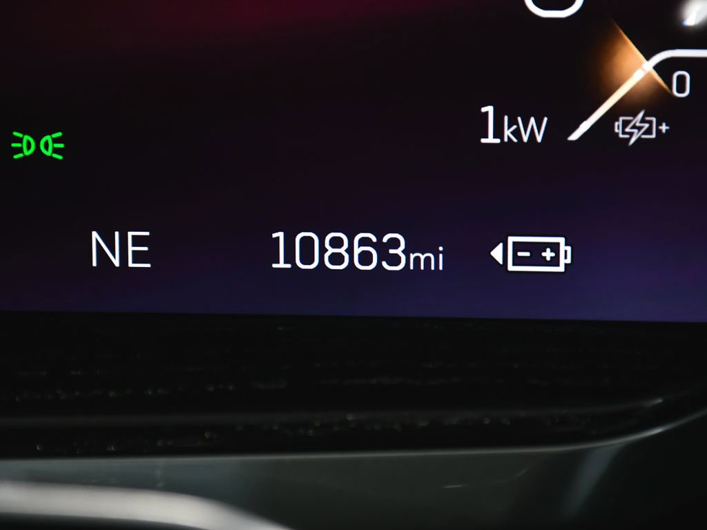 Used 2025 Cadillac Escalade IQ Sport 1 AWD/4WD image 18