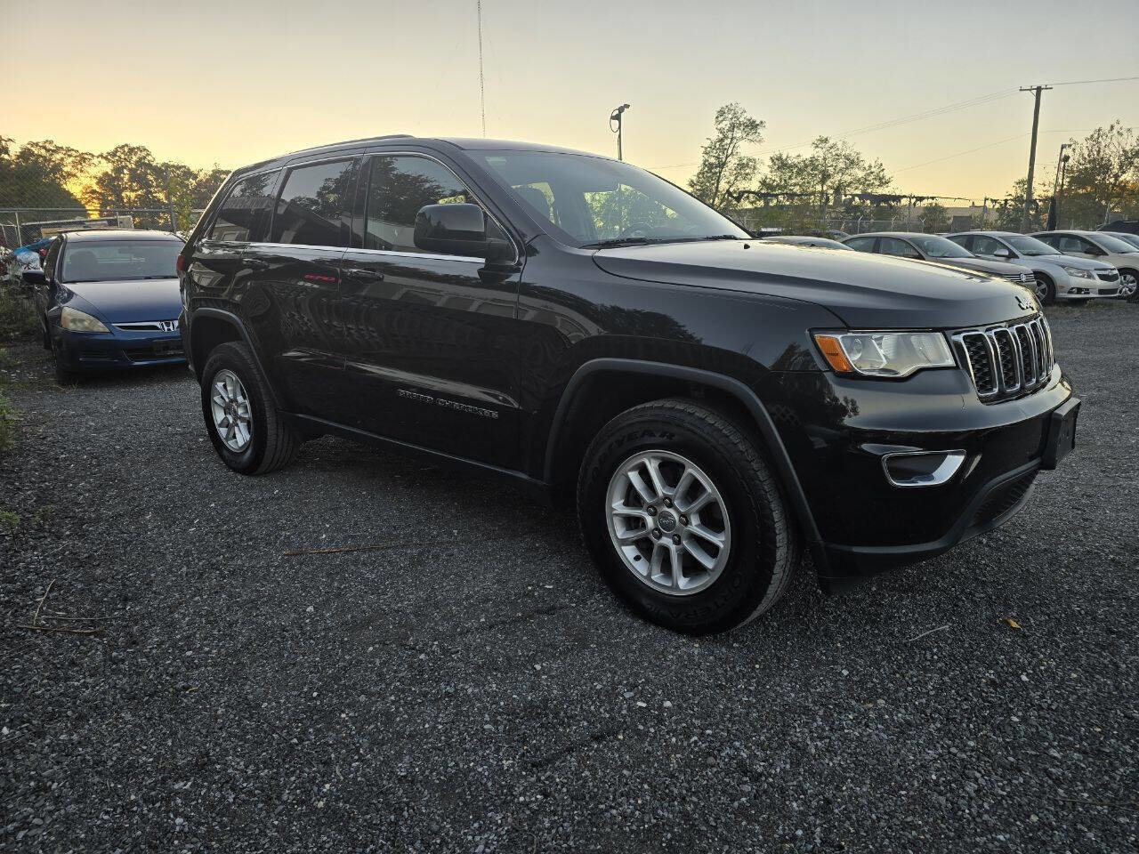 Used 2018 Jeep Grand Cherokee Laredo image 10