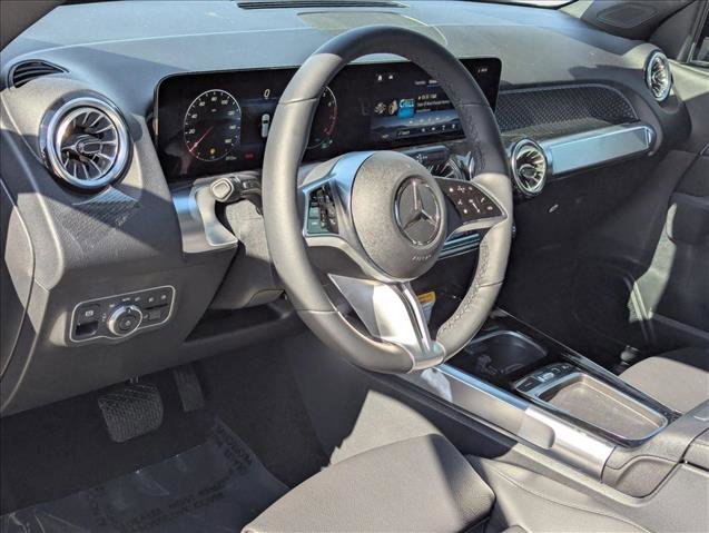 New 2025 Mercedes-Benz GLB 250 image 3