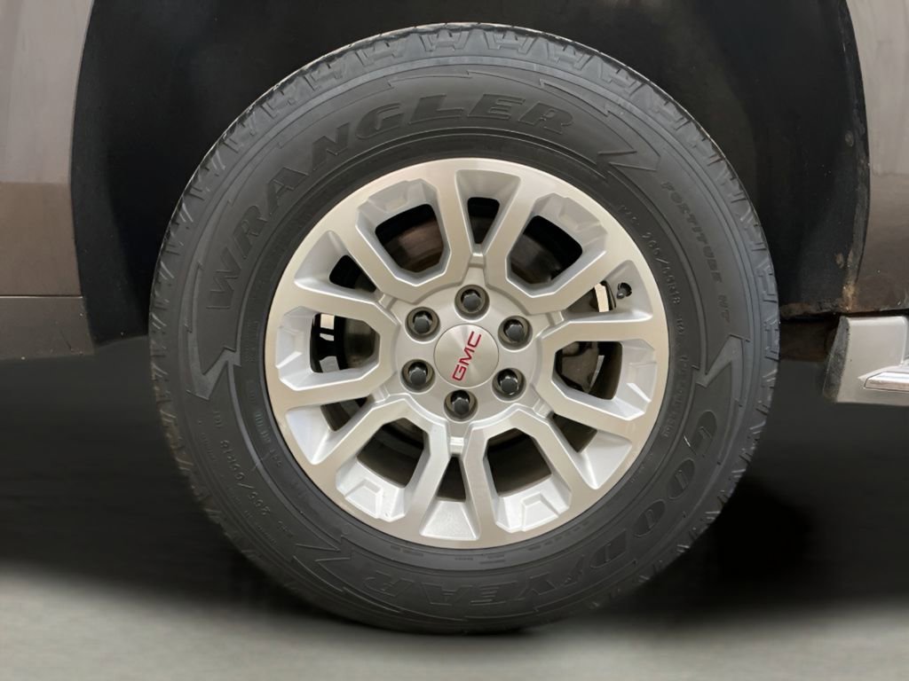 Used 2015 GMC Yukon XL SLT w/ Open Road Package image 31