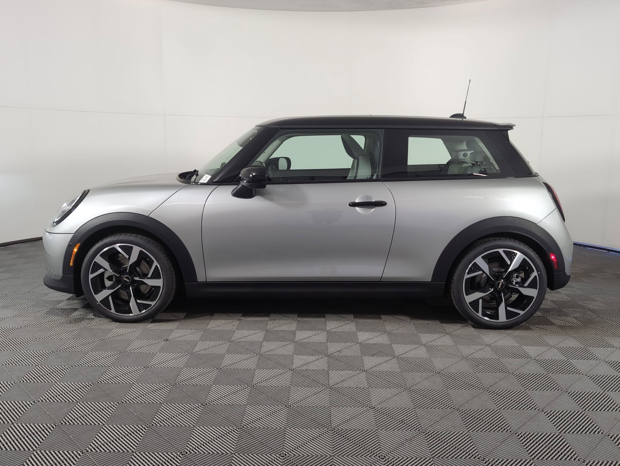 New 2026 MINI Cooper S video 2