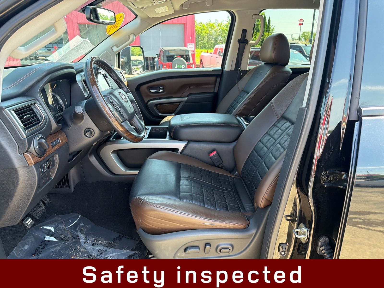 Used 2017 Nissan Titan Platinum Reserve AWD/4WD image 10