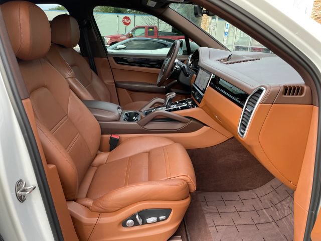 Used 2020 Porsche Cayenne S AWD/4WD image 40