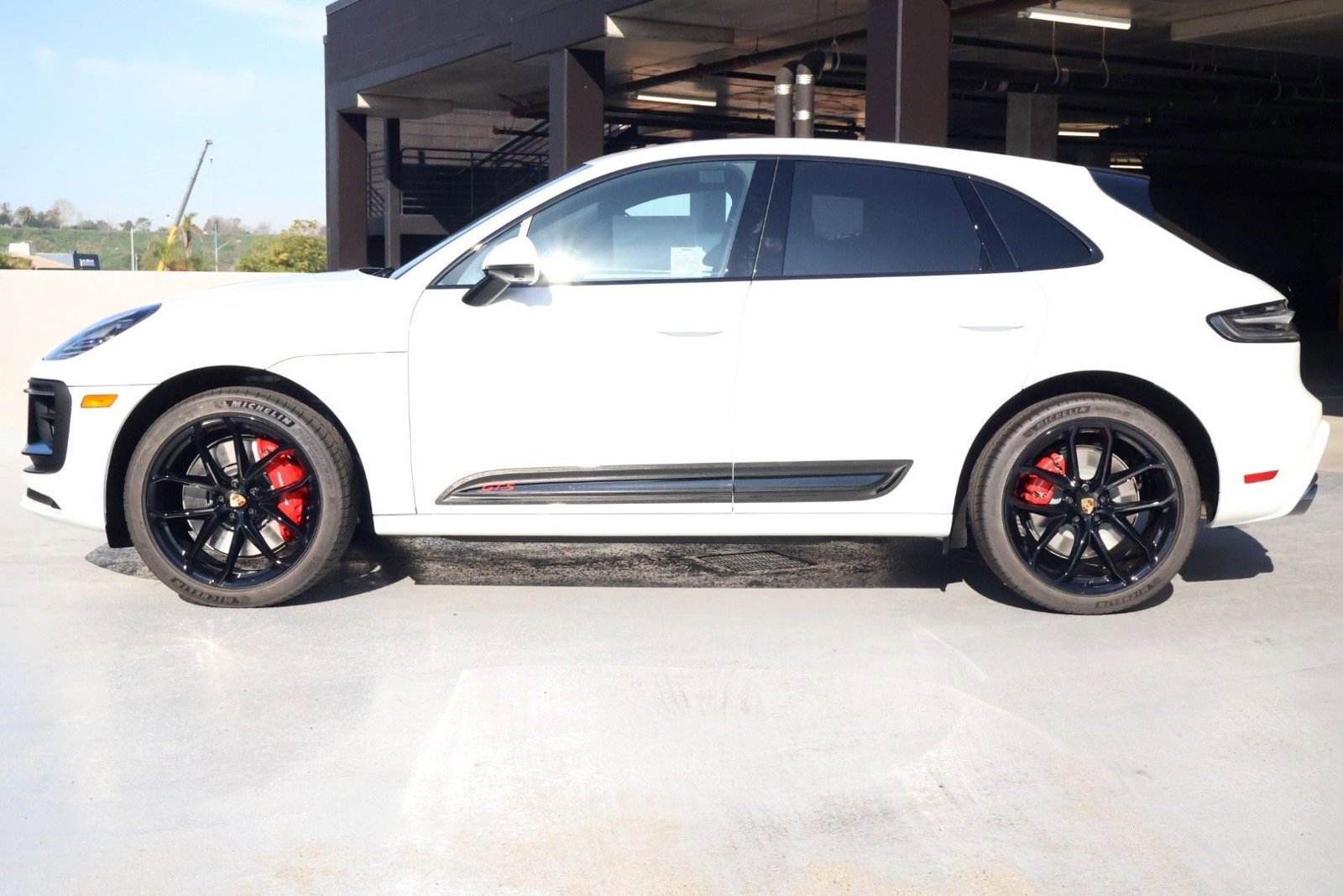 New 2026 Porsche Macan GTS image 2