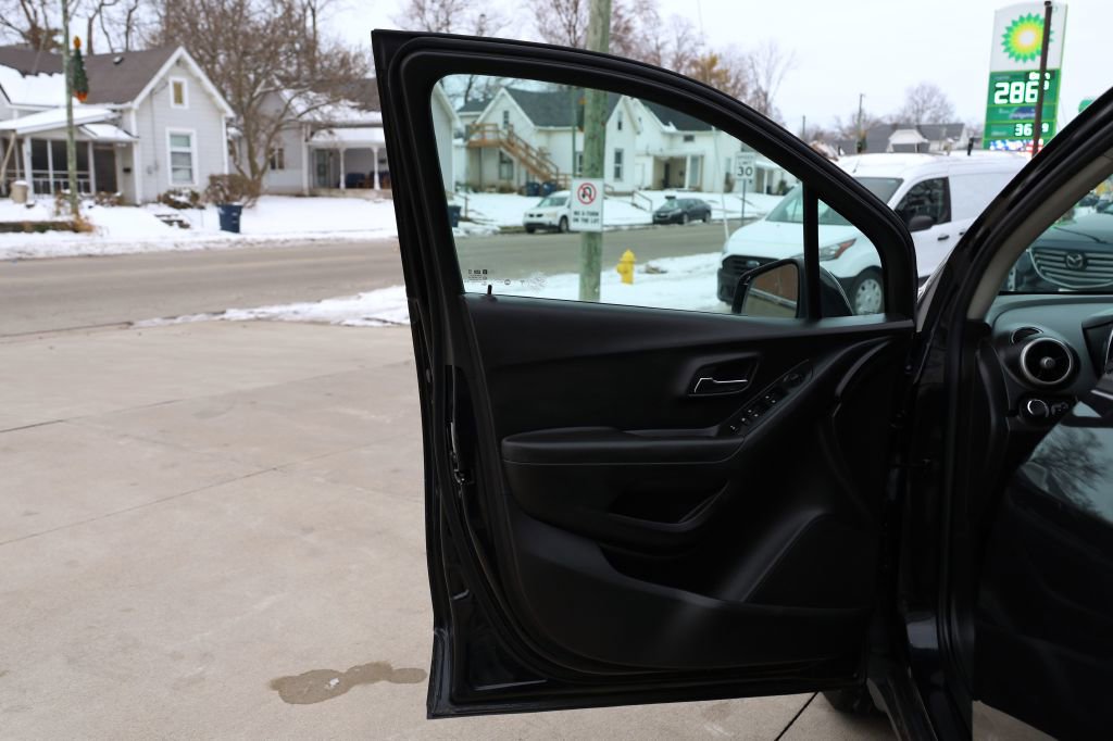 Used 2016 Chevrolet Trax LS image 10