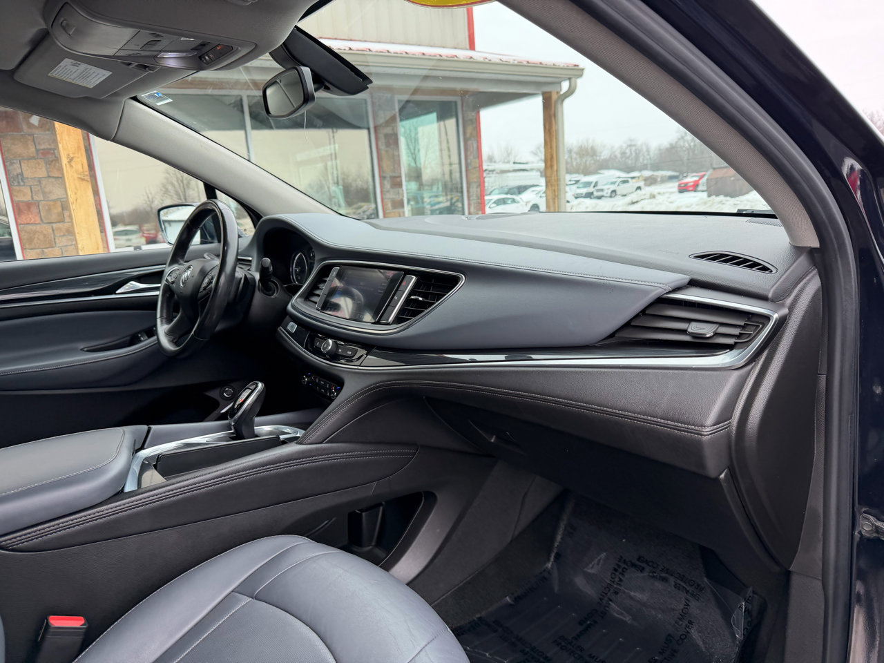 Used 2020 Buick Enclave Essence image 25