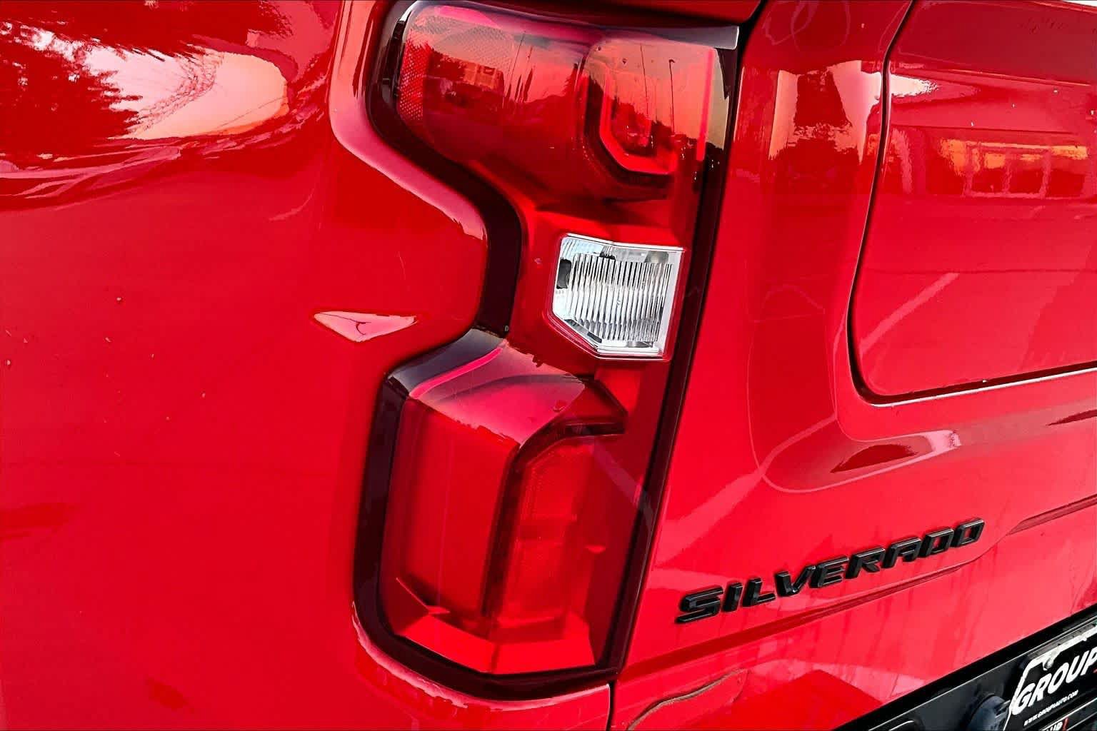 Used 2023 Chevrolet Silverado 1500 LT Trail Boss w/ LPO, Dark Essentials Package AWD/4WD image 29