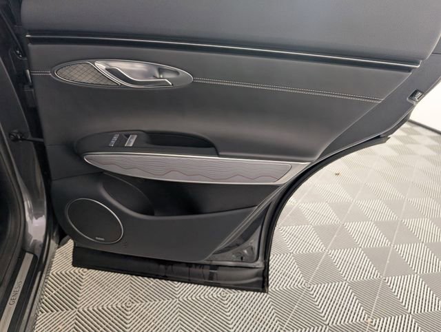 Used 2022 Genesis GV70 2.5T w/ Advanced Package image 33