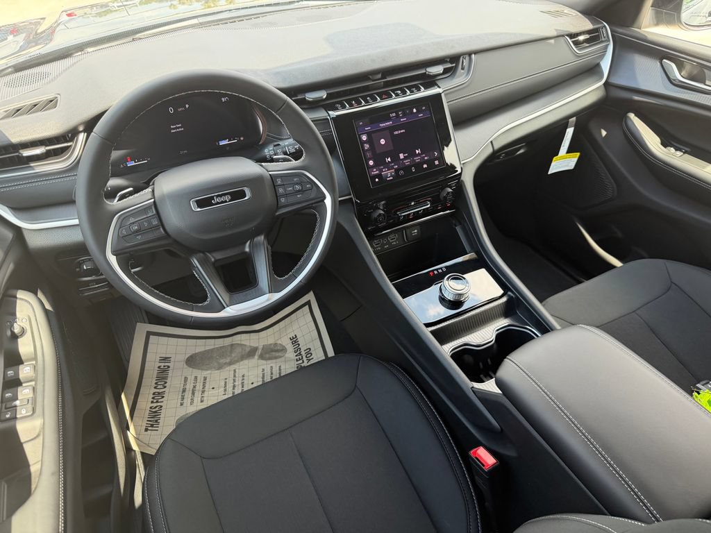 New 2026 Jeep Grand Cherokee Laredo RWD image 11