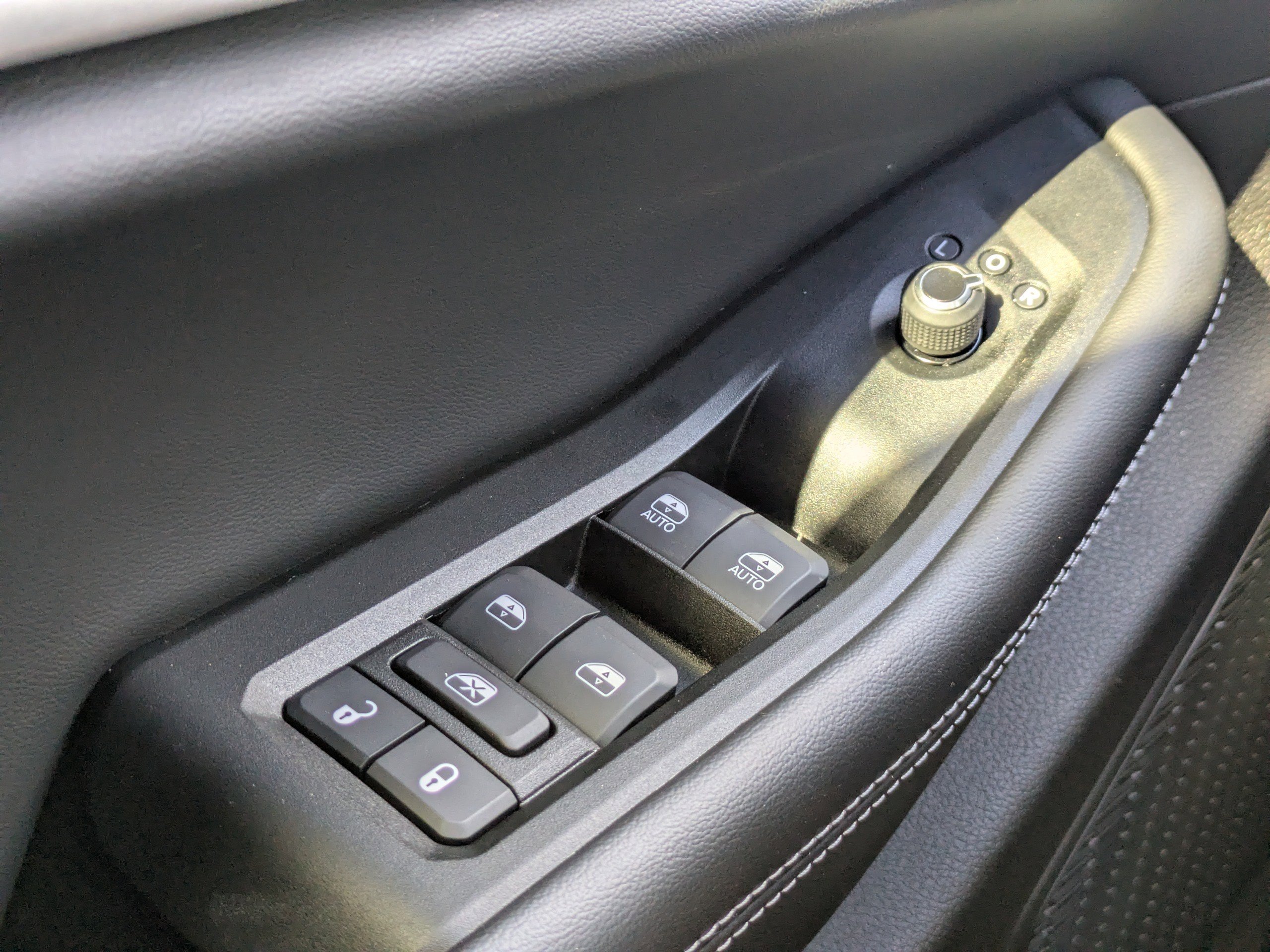 Used 2025 Jeep Grand Cherokee L Limited w/ Black Appearance Package AWD/4WD image 27